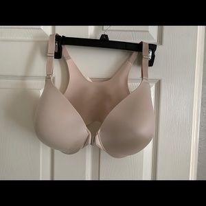 Soma Vanishing Back front close 34G nude